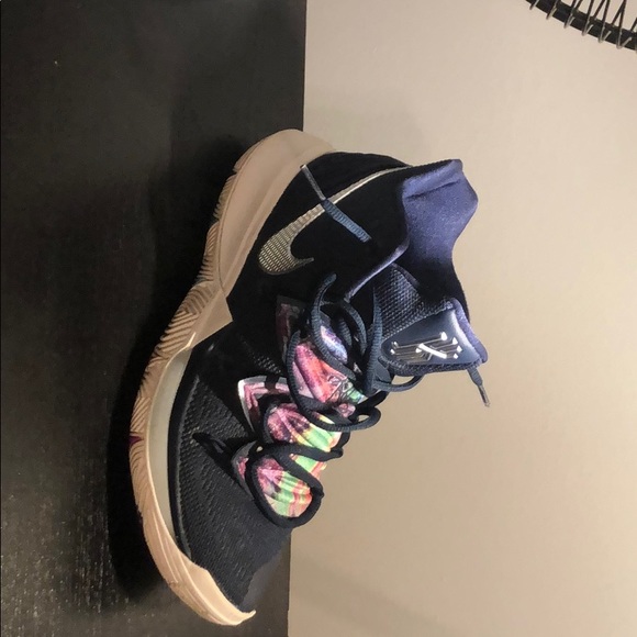 Nike Kyrie 5 “Galaxy” - Picture 1 of 3